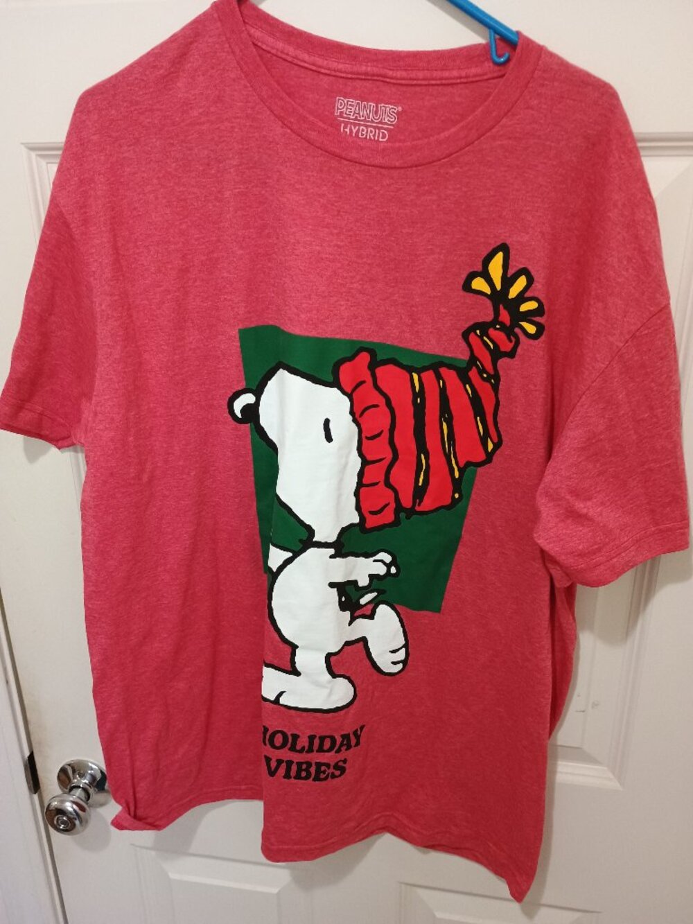 NWOT Snoopy Holiday Vibes Red Shirt XL Mens T-Shirt Peanuts Mans Unisex X-Large